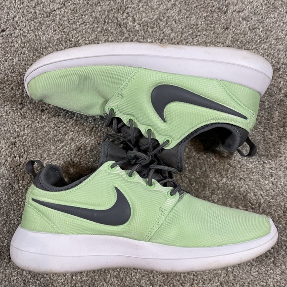Nike Women's Roshe 2 Running Shoes, Fresh Mint Green Size 8.5 - Picture 1 of 10